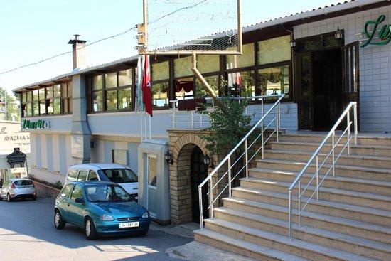Zumrut Restaurant